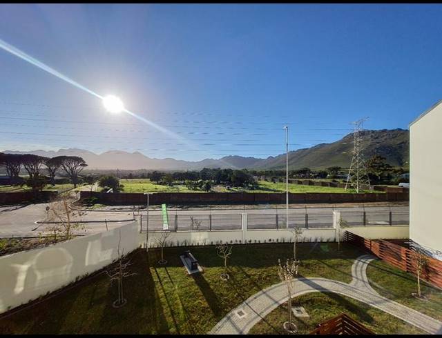 1 BEDROOM PROPERTY TO RENT IN GREENBAY ECO ESTATE